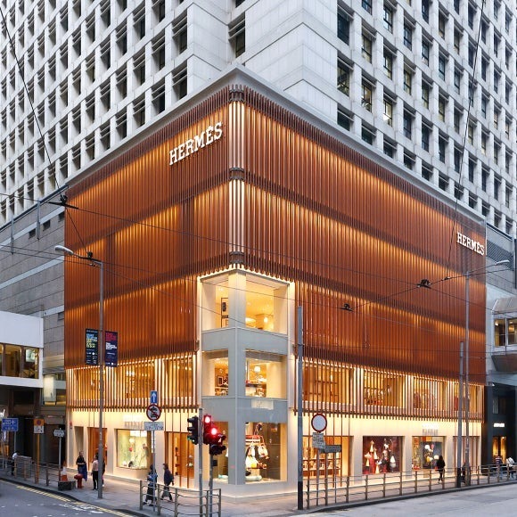 太子大廈為本港頂級奢華地標，基座五層盡是愛馬仕等國際名牌