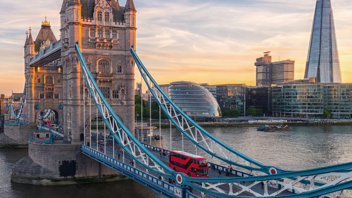 校方在通知信件中解釋，由於英國經濟環境惡劣、私校稅收壓力增加，加上越來越多家長拖欠學費，才導致學校出現「無法承受的財務壓力」而被迫關閉。