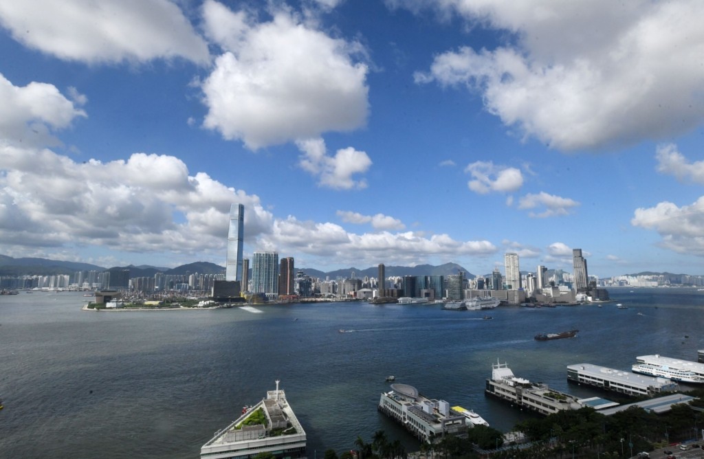 政界及商界人士普遍預料，在宏福苑事件的輿論壓力及經濟前景未明朗下，政府不太可能「跟足」淨指標，最終加幅必然會被壓低