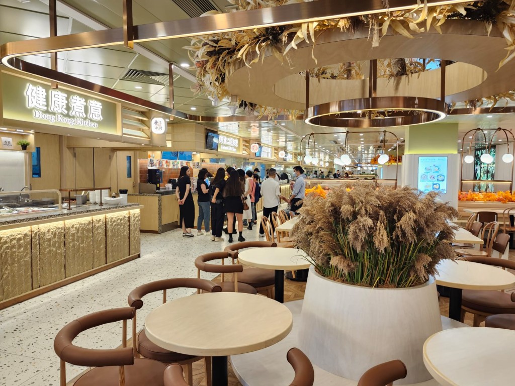 奧海城大食代翻新後提供四百五十個座位。
