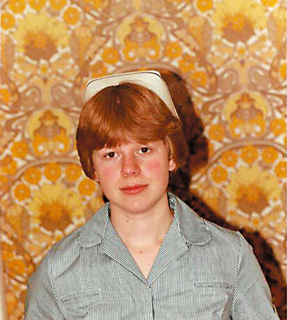 馬拉利大主教年輕時為一名護士,在事業有成時受到感召皈依基督。 馬拉利大主教年輕時為一名護士,在事業有成時受到感召皈依基督。