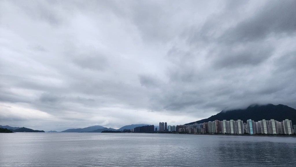 沙德爾逼近 | 天文台：一號信號暫維持至下午6時　局部雨勢增強