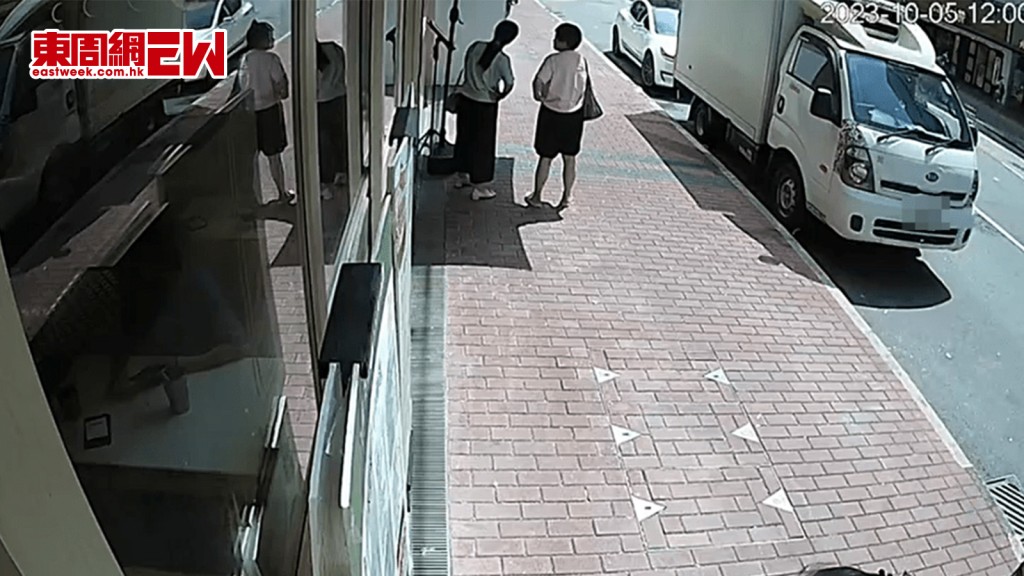 三車串燒│元州街意外畫面曝光 Tesla推貨車入日本城 途人驚逃