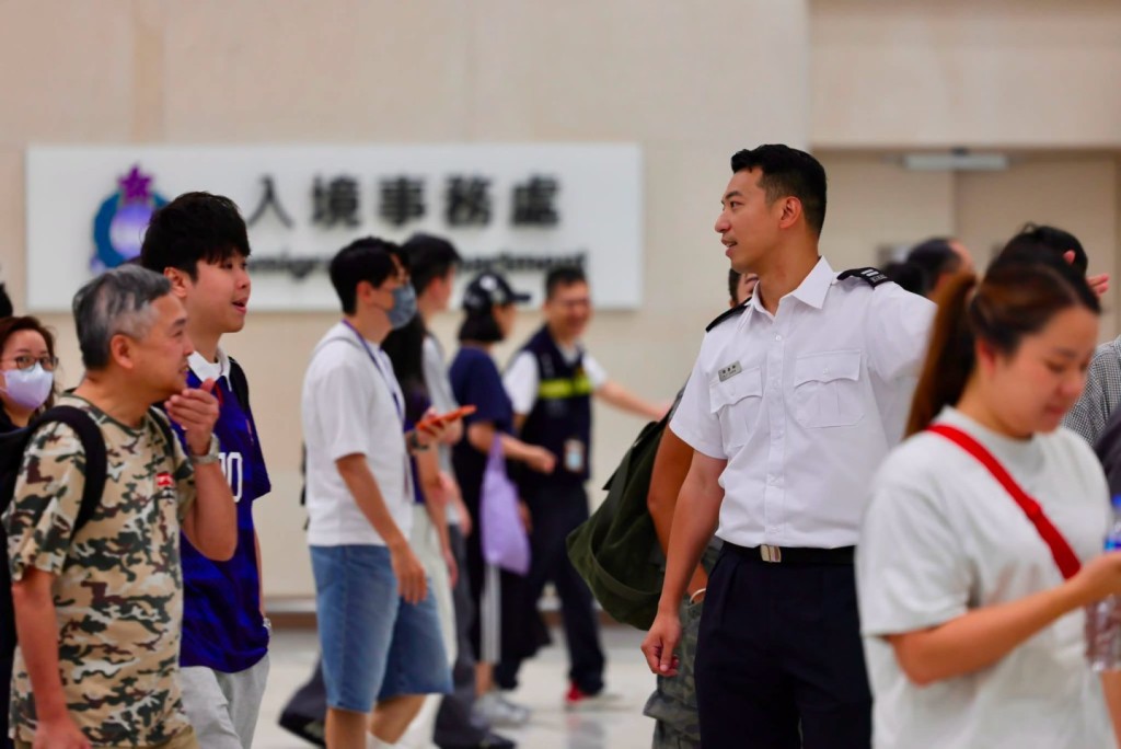 保安局及其他政府部門在皇崗口岸舉行超過5000人參與嘅公共運輸壓力測試。保安局FB  
