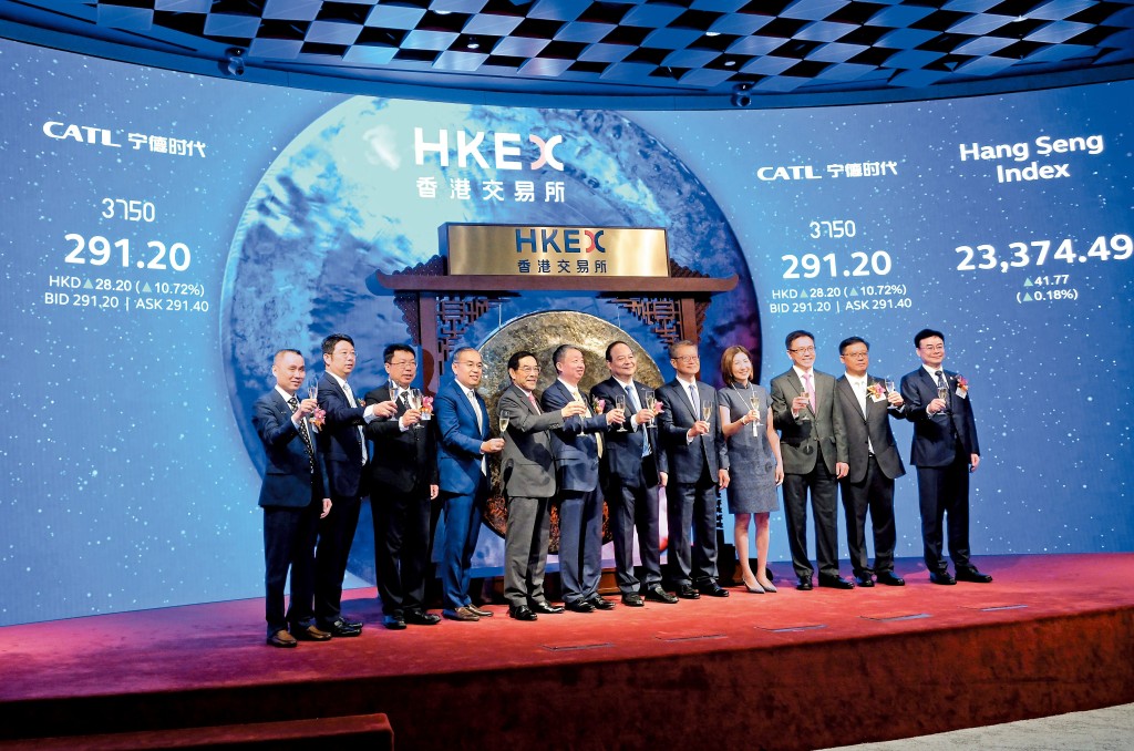 今年已有十一間內地龍頭企業已成功在港增發H股，包括「寧王」寧德時代，預期全年將有超過二十間A股上市公司來港上市，創歷史新高。