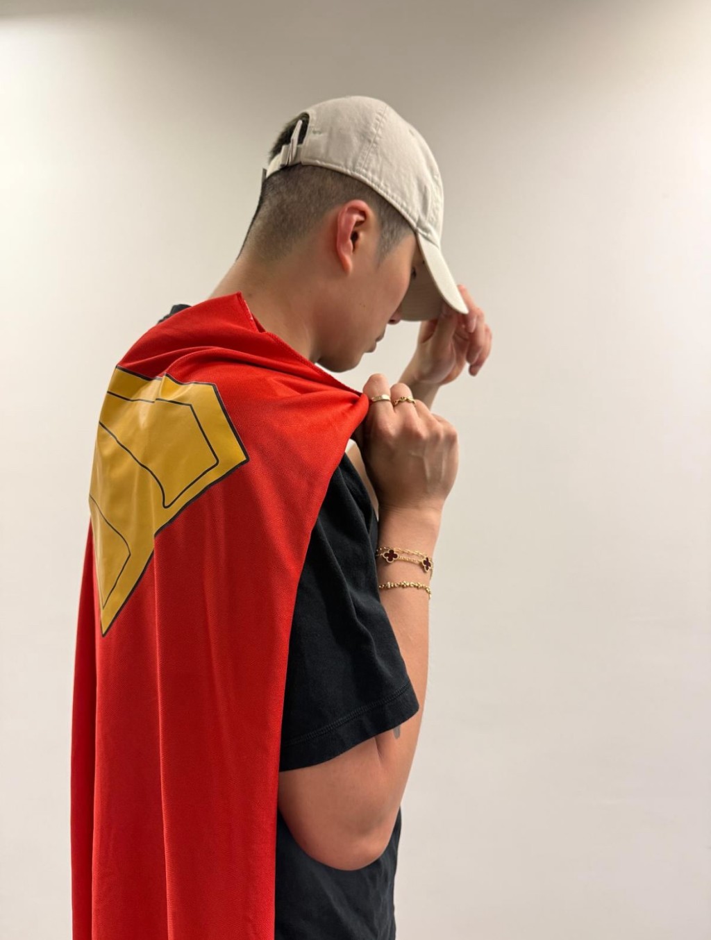 估不到劍神都玩變身超人,足以證明真係die hard fans! 估不到劍神都玩變身超人,足以證明真係die hard fans!