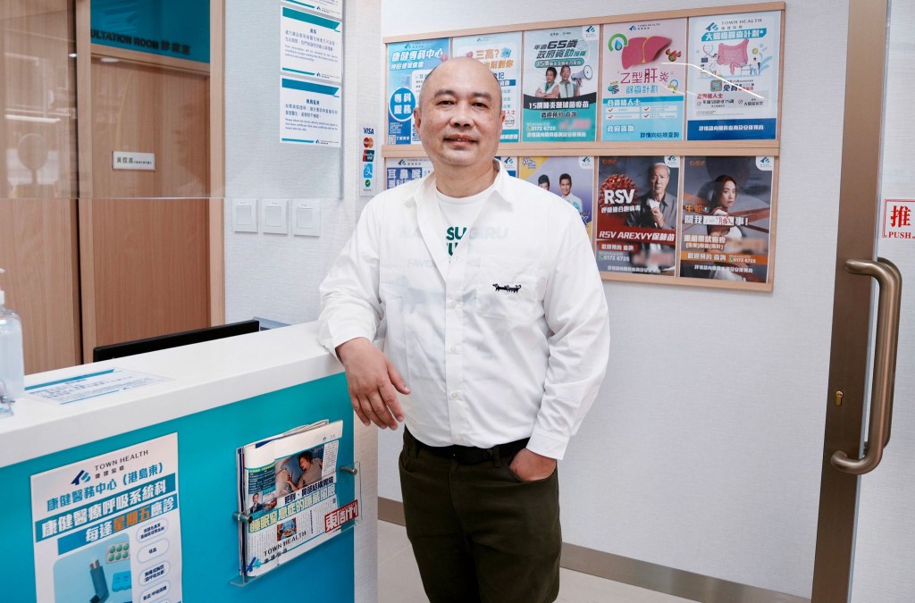 康健國際醫療集團營運總監陳振康稱，希望兩、三年內在全港十八區開設「一九九模式」的醫務中心，服務大眾。  ​