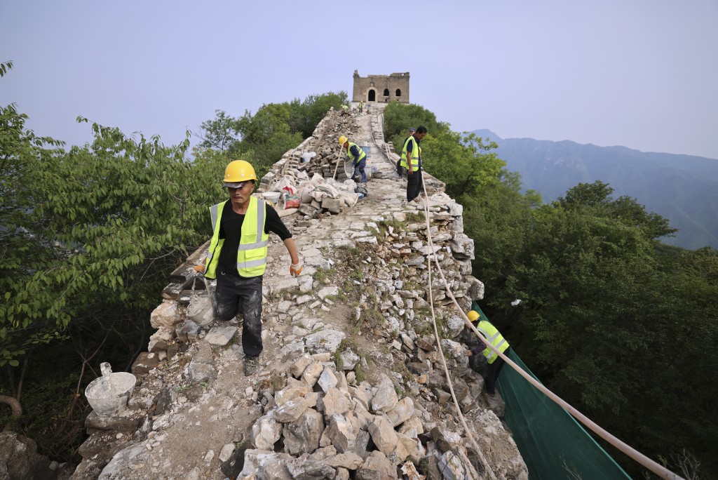 北京當局有序地修復長城,讓遊人更安全地體驗長城的宏偉。 北京當局有序地修復長城,讓遊人更安全地體驗長城的宏偉。