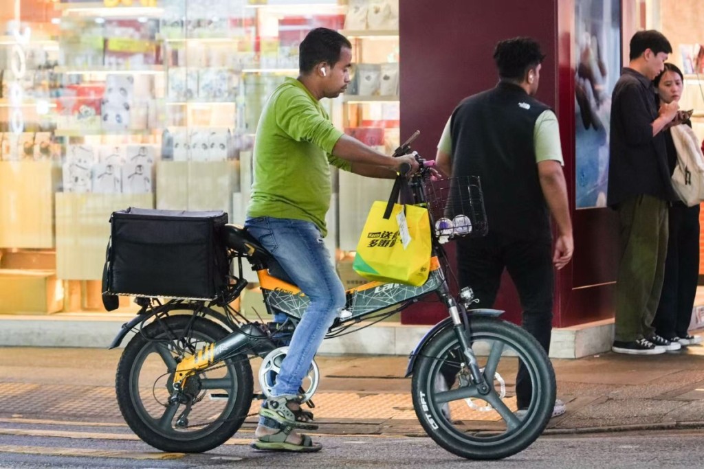 Keeta等新業務，收入280億元，按年增15.9%；但經營虧損13億，擴大24.5%。