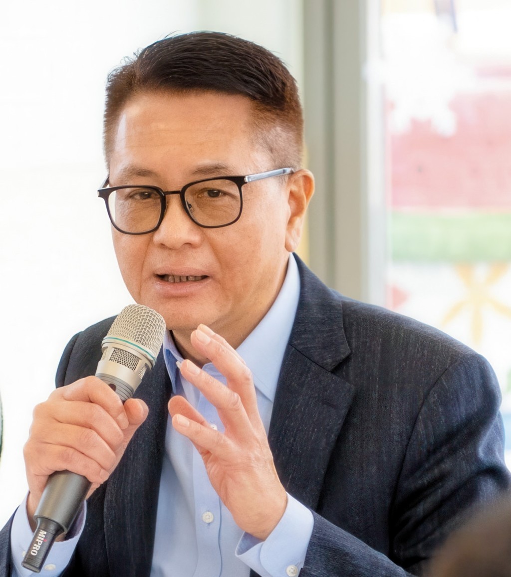 吳凱孚獲晉升為總幹事一事引起爭議。