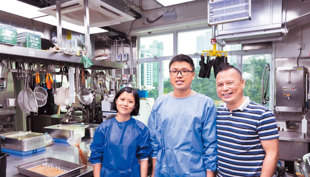 劉國威憑其人脈，為自閉兒生命建立發展社與政府及商界等建立橋樑，為自閉症成人提供工作機會。