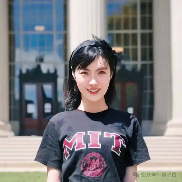 洪樂潼發布的照片被網民質疑經過AI執靚。