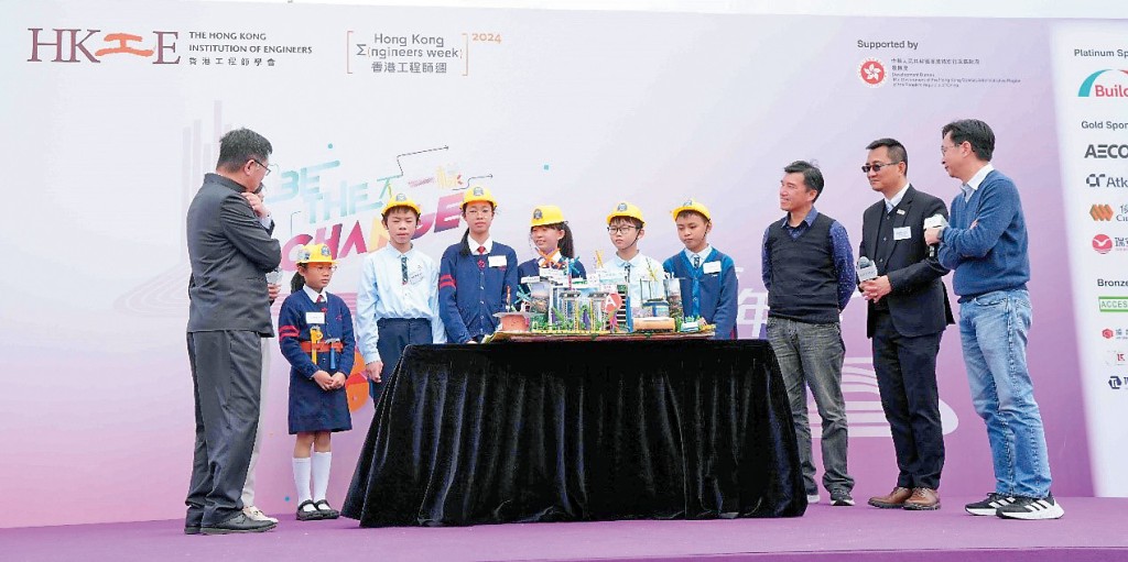 今年校園比賽各獎項，將會在嘉年華上頒發。