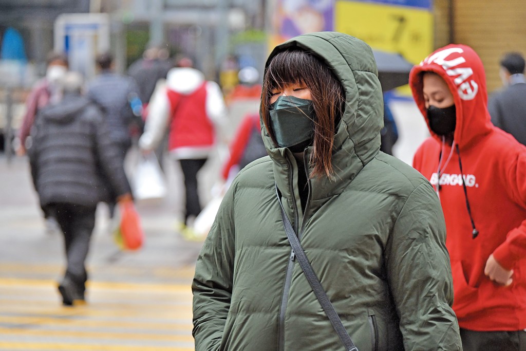 寒冷天氣下容易引發心血管毛病,要特別小心。 寒冷天氣下容易引發心血管毛病,要特別小心。