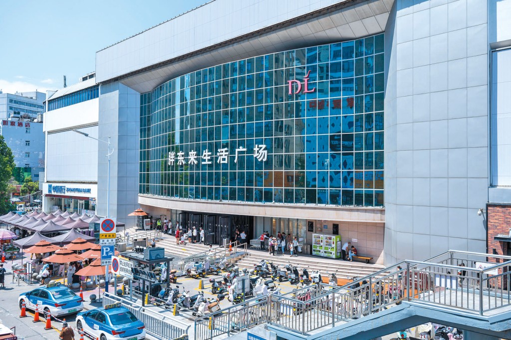 許昌的胖東來生活廣場店每年的利潤達一億元，但集團宣布年底會將其關閉。