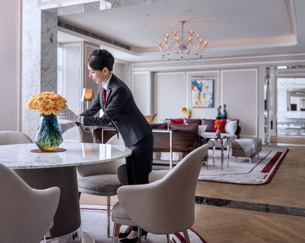 每位入住的賓客可享用到萊佛士品牌首創的私人酒店管家服務。