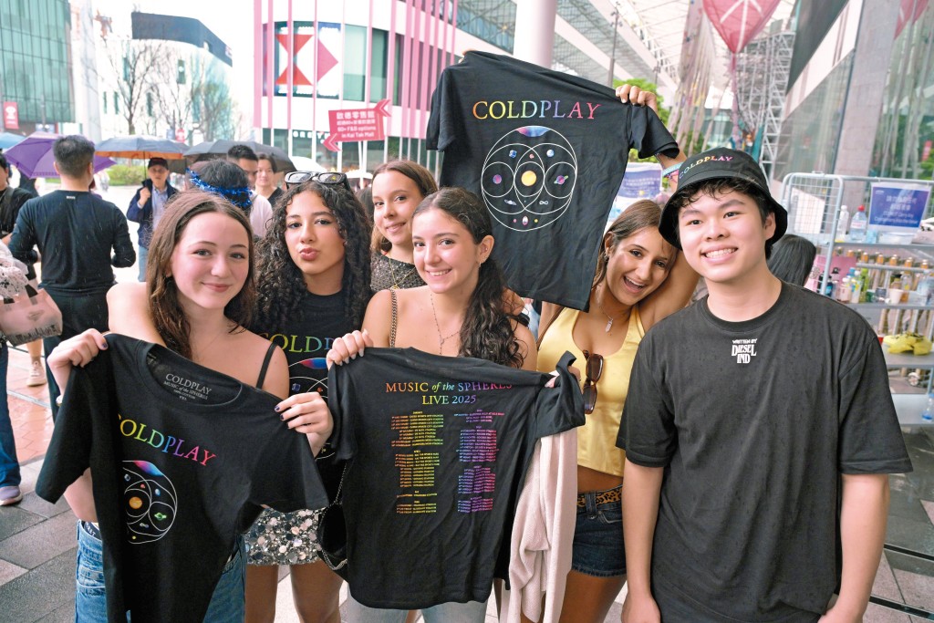 國際天團Coldplay便吸引到全球各地粉絲來港。 國際天團Coldplay便吸引到全球各地粉絲來港。