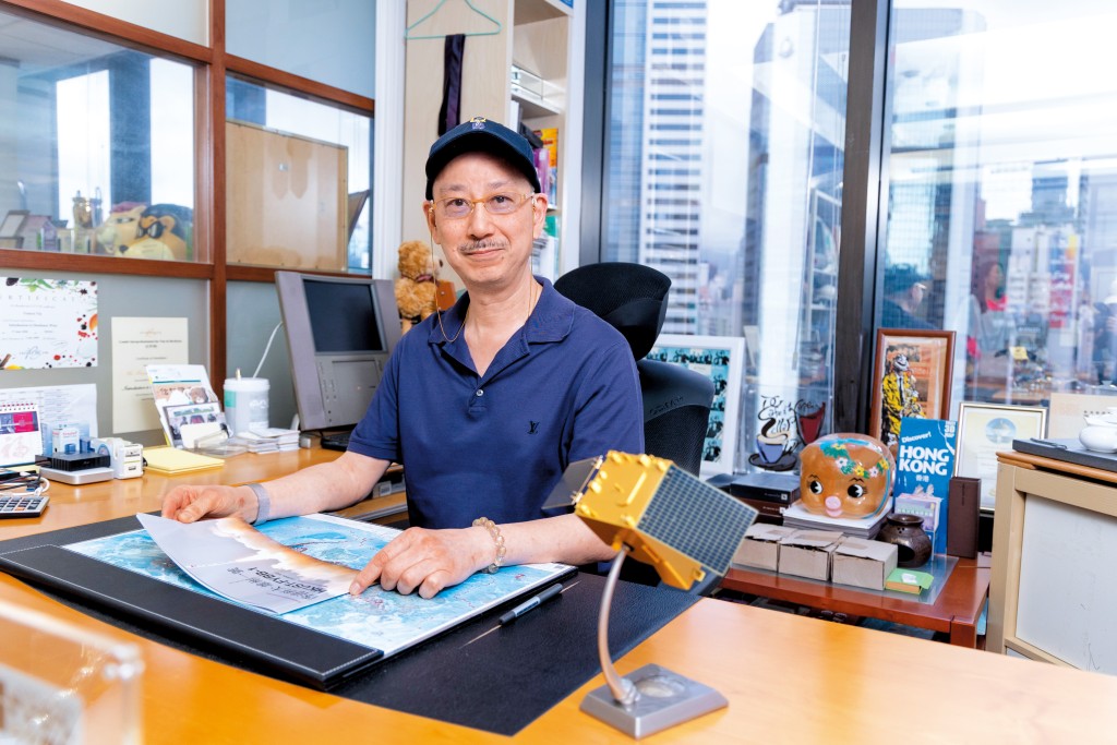 香港擁有第一顆遙感衛星,葉志雄慶幸自己參與其中。 香港擁有第一顆遙感衛星,葉志雄慶幸自己參與其中。
