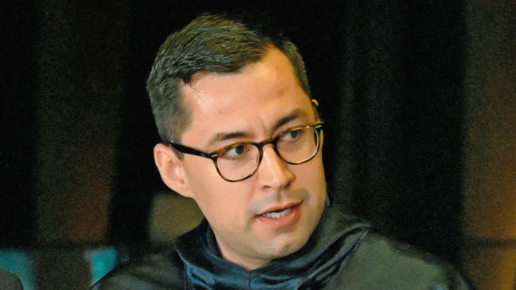 格陵蘭自治政府總理埃格德態度堅決表示：「絕不出售。」