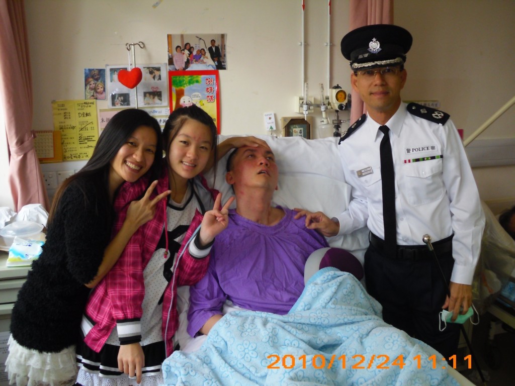 多年來，曾有多名前任警務處處長及警隊高層到醫院探望朱振國。  