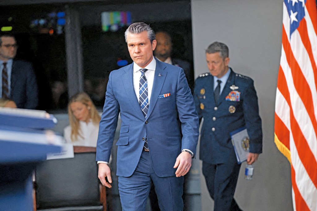 美國賭網開盤誰是下位被炒閣員,國防部長赫格塞斯是其中一名熱門。 美國賭網開盤誰是下位被炒閣員,國防部長赫格塞斯是其中一名熱門。