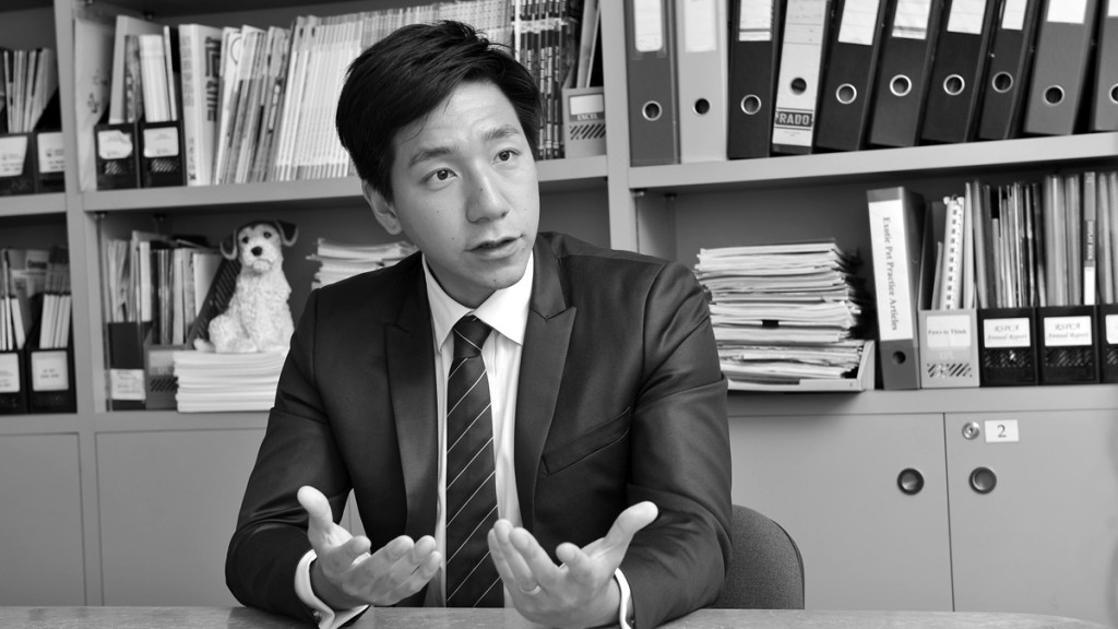 柳俊江逝世|外號「柳爺」無綫新聞任職8年 批記者淪「車衣女工」 離開新聞界