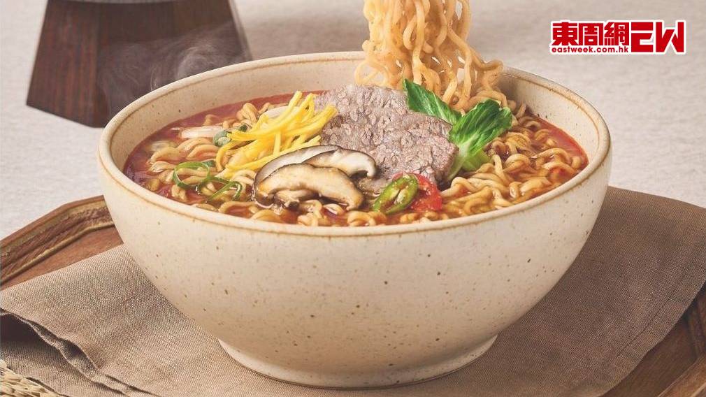 南韓即食麵已超越餐桌上的食物本質，更象徵融入韓流文化的態度。
