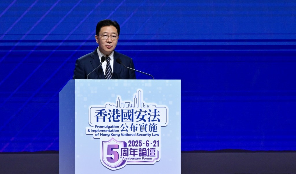 周霽指這5年來維護國家安全犯罪行為依法受到有力打擊,市民珍惜的人權、自由得到法律的有力保障 周霽指這5年來維護國家安全犯罪行為依法受到有力打擊,市民珍惜的人權、自由得到法律的有力保障