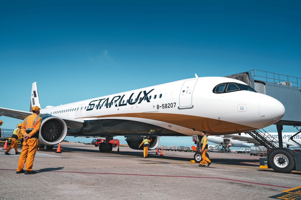 疫情後多間航空公司首次開辦來往香港國際機場的航線，包括星宇航空。