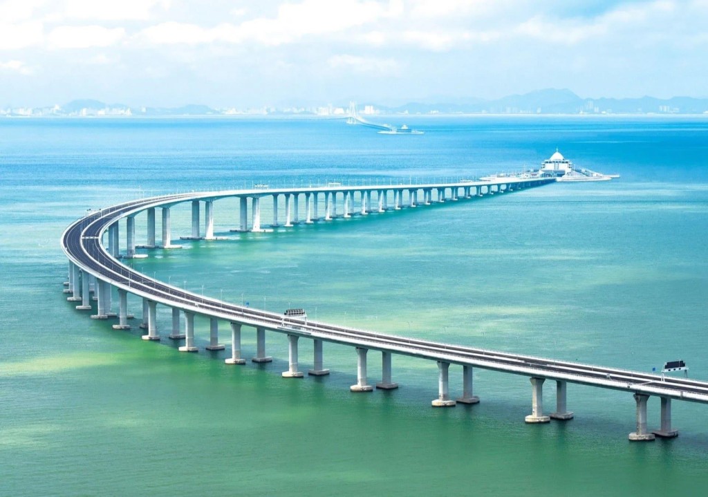 端午假期,多條連接香港與內地的主要通道車流將顯著增長。 中新社 端午假期,多條連接香港與內地的主要通道車流將顯著增長。 中新社