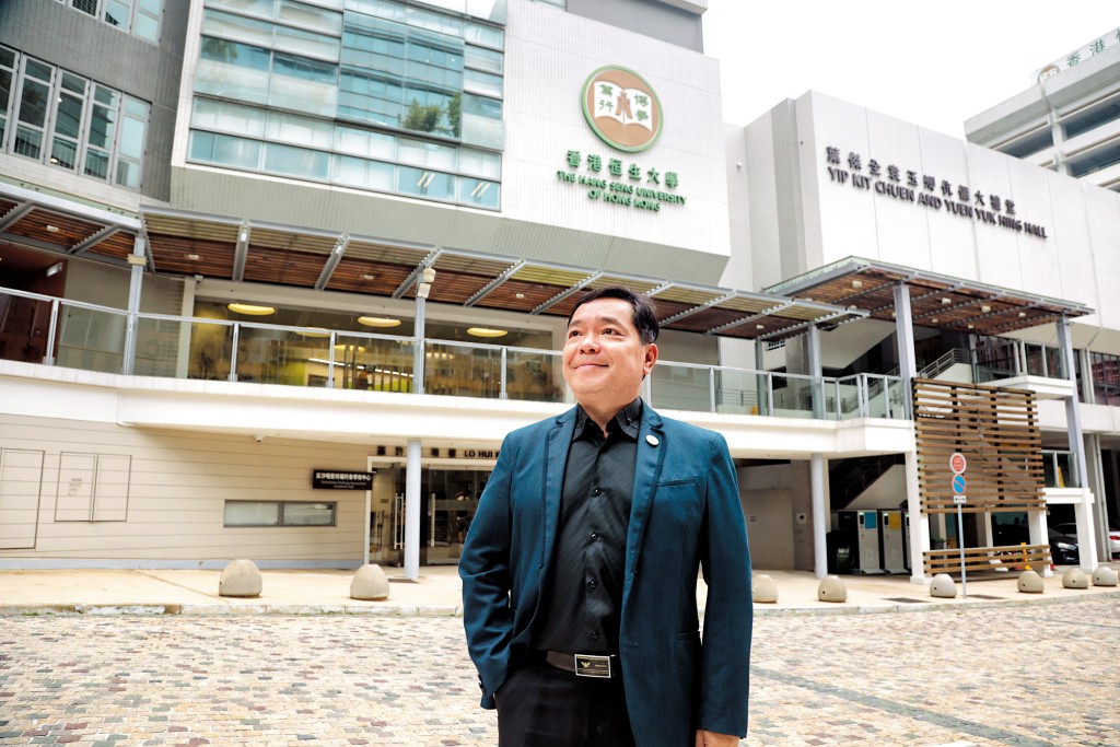 由公校轉戰私校,莫家豪希望恒大成為亞洲領先的私立大學,學生能了解中華、認識亞洲、面向世界。 由公校轉戰私校,莫家豪希望恒大成為亞洲領先的私立大學,學生能了解中華、認識亞洲、面向世界。