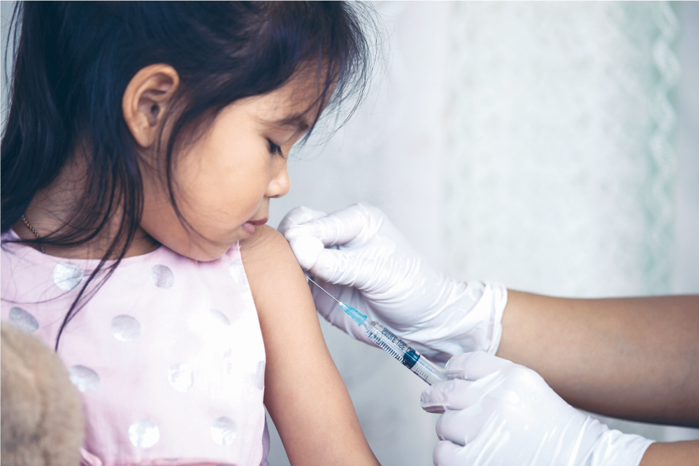 兒童及長者由於免疫力較一般成年人弱，接種疫苗有助對抗病毒，減低因流感引發嚴重併發症風險。