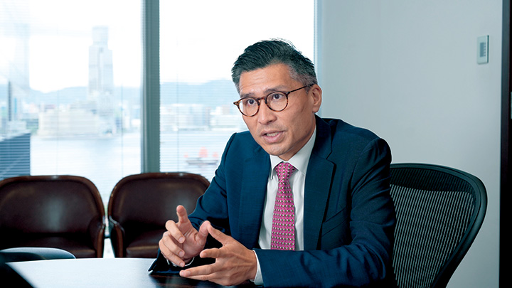 立法會議員邱達根望政府加強規管社交平台營運商。 立法會議員邱達根望政府加強規管社交平台營運商。