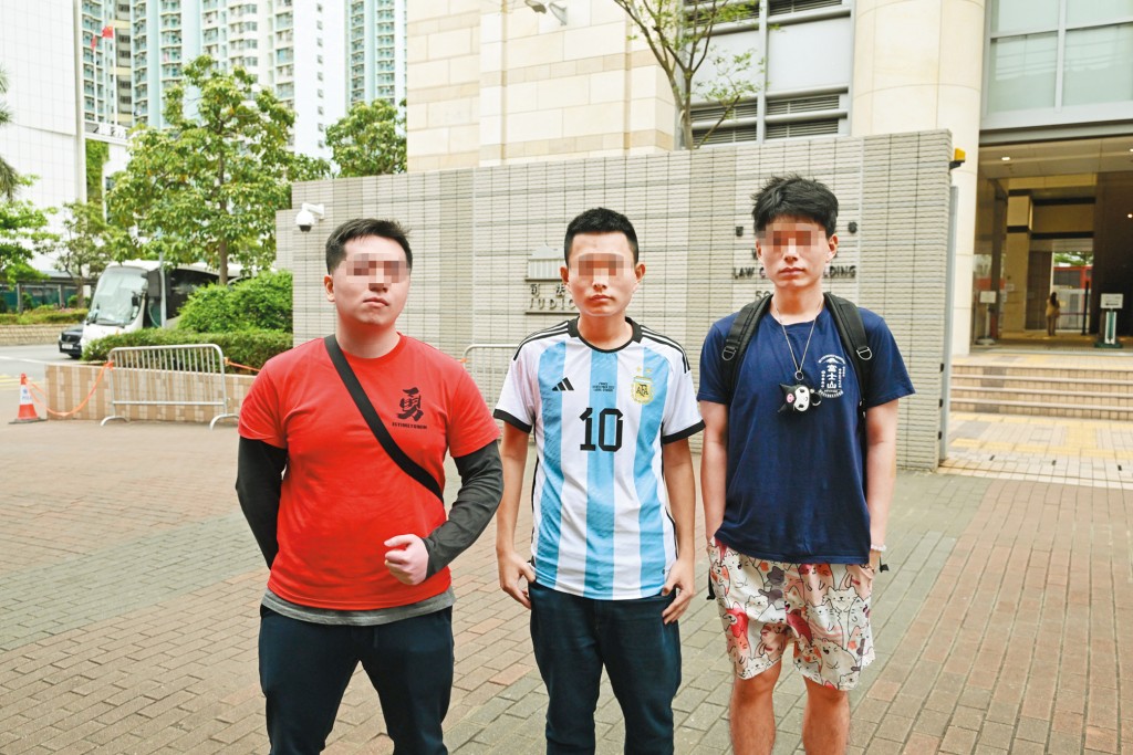 「白卡聯盟」成員過去不時以出位行徑博取關注。 「白卡聯盟」成員過去不時以出位行徑博取關注。