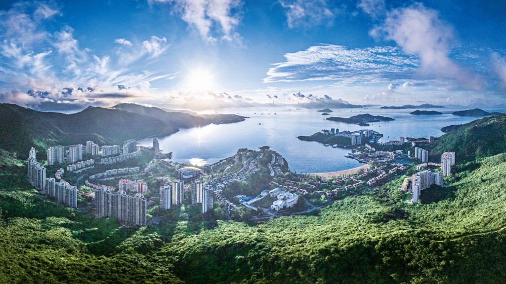 香港興業國際集團致力注重可持續發展，為下一代建設更美好的將來。