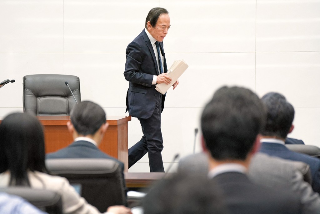 日本央行行長植田和男壓力沉重,早前在議息前夕突然因病入院。 日本央行行長植田和男壓力沉重,早前在議息前夕突然因病入院。