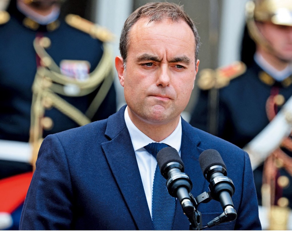 勒科爾尼嘗試向左派及工人伸出橄欖枝，宣布撤回部分削支與緊縮計劃。