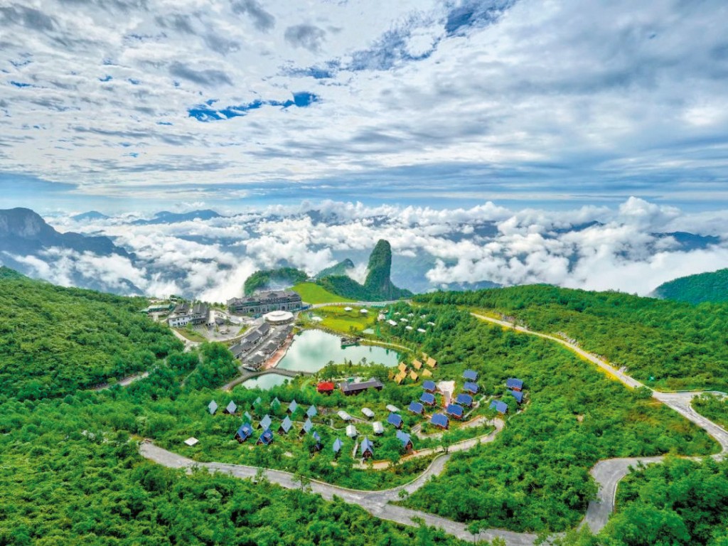 七星山景區在賽事的帶動下遊客量倍升，連帶山上的別墅酒店、飛拉達天梯和即將開放的滑雪場也火熱起來。