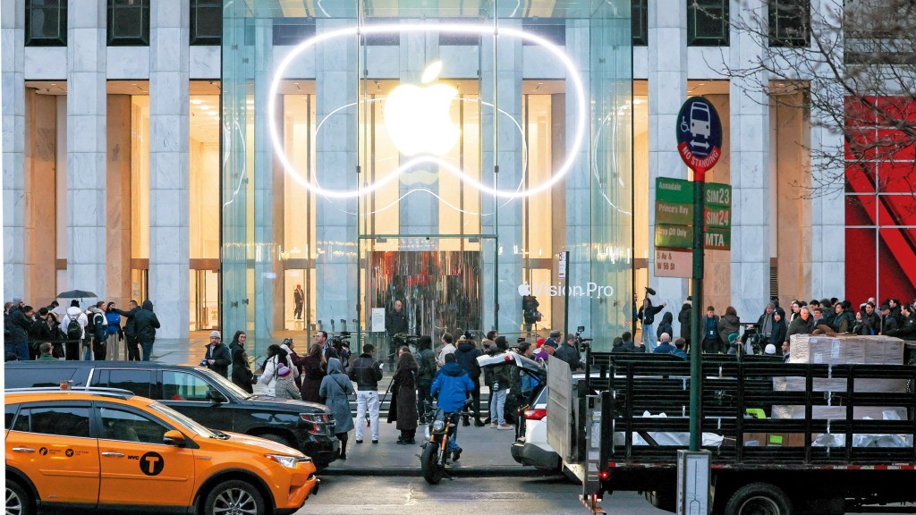 蘋果近年銷量不似預期，股價今年亦跑輸納指七雄，但早前推出一千一百億美元的天價回購方案，令其股價有所反彈。