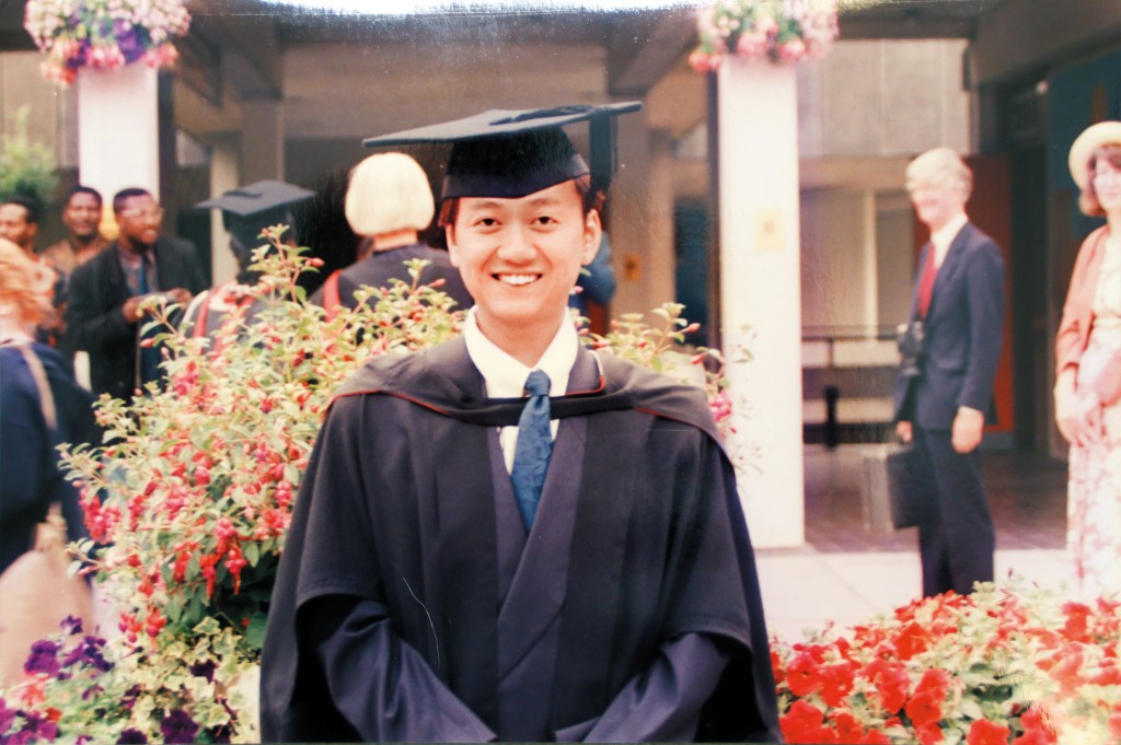 江紹祺一九九四年英國大學碩士畢業後,開啟其同志、性別多元和性工作的研究。 江紹祺一九九四年英國大學碩士畢業後,開啟其同志、性別多元和性工作的研究。