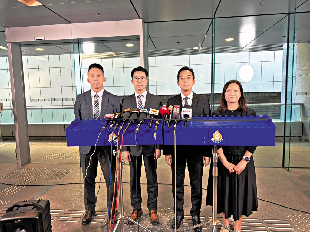警方、入境處及社署人員交代跟進Danny事件的進展。 警方、入境處及社署人員交代跟進Danny事件的進展。