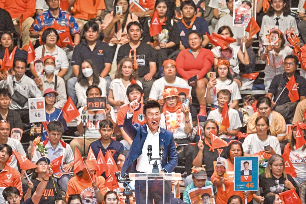 人民黨表明不會加入任何執政聯盟，以在野黨角色推動修憲。