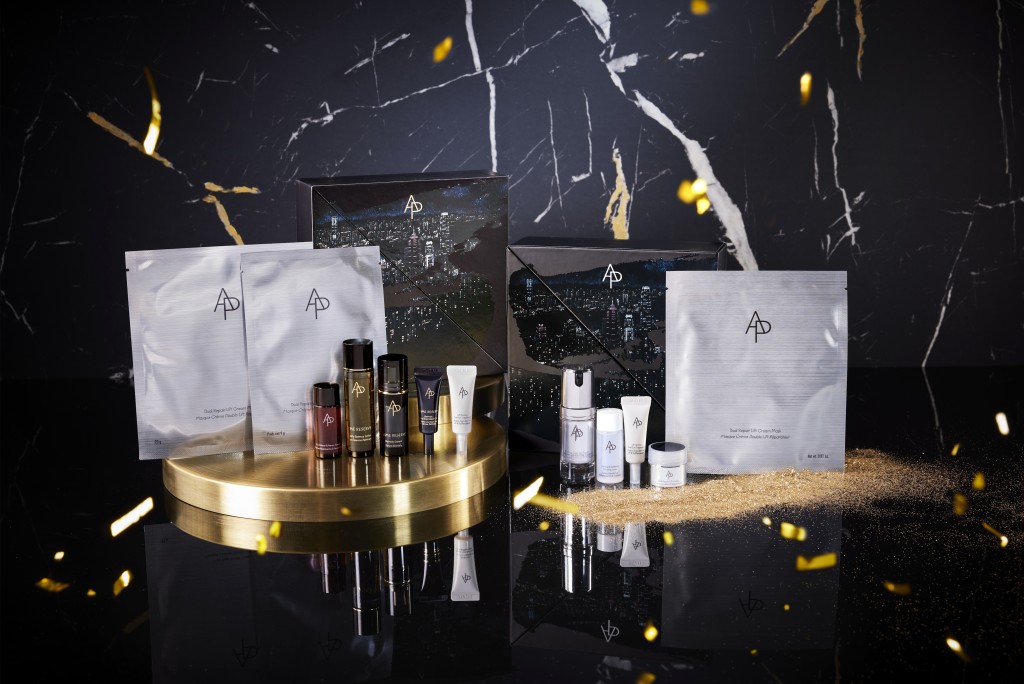 韓國品牌AP BEAUTY和韓國著名藝術家 Jieun Park，以「The City Lights」城市之光為題，捕捉香港的璀璨夜景為套裝設計。