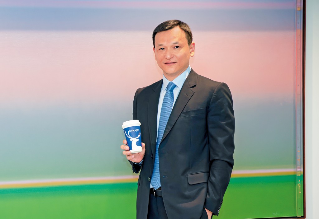 市場消息指，由黎輝（David Li）創辦、獲新加坡政府投資公司支持的大鉦資本，已完成收購藍瓶咖啡全球零售分店業務。