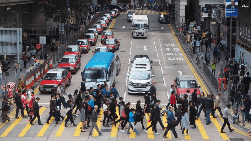 面對銀髮人口急速增長，金管局指出，銀行在推進數碼化的同時，如何提供公平而有保障的服務，已成重要課題。