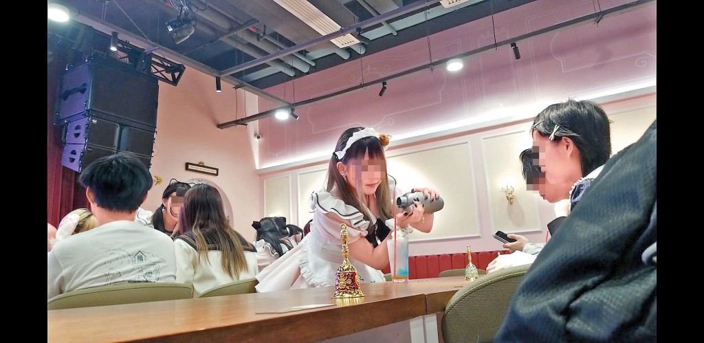 記者上周五到深圳女僕餐廳了解，負責接待的女僕表示，未聽聞餐廳有拖糧或其他運作問題。
