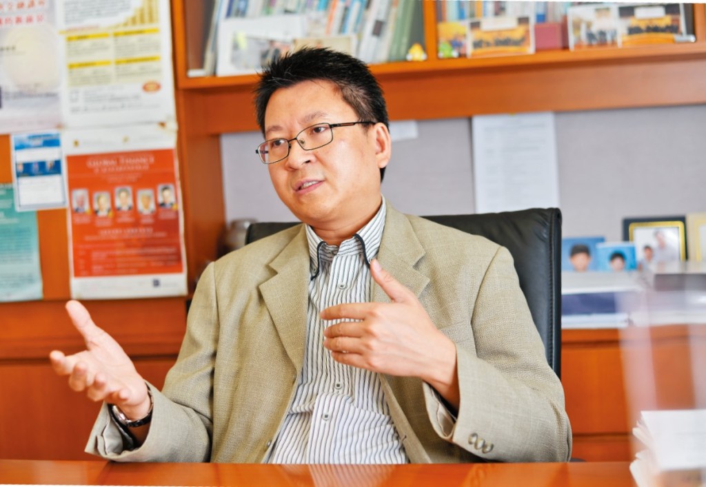 中大劉佐德全球經濟及金融研究所常務所長莊太量認為，銀債屬定期存款的替代品之一，銀債三年最少每年可享有三厘八五保底息，相當不錯。
