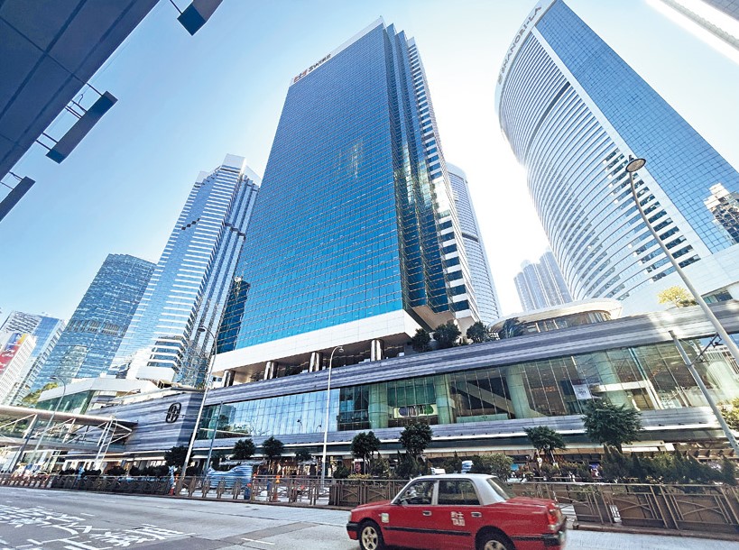 富途證券最新宣布，將租用金鐘太古廣場作為全新辦公空間，面積四萬二千方呎。