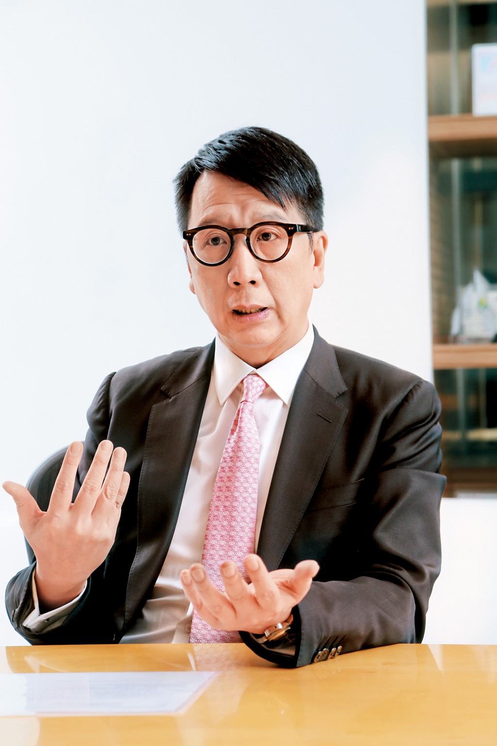 王良享估計，金價有望升穿五千美元。