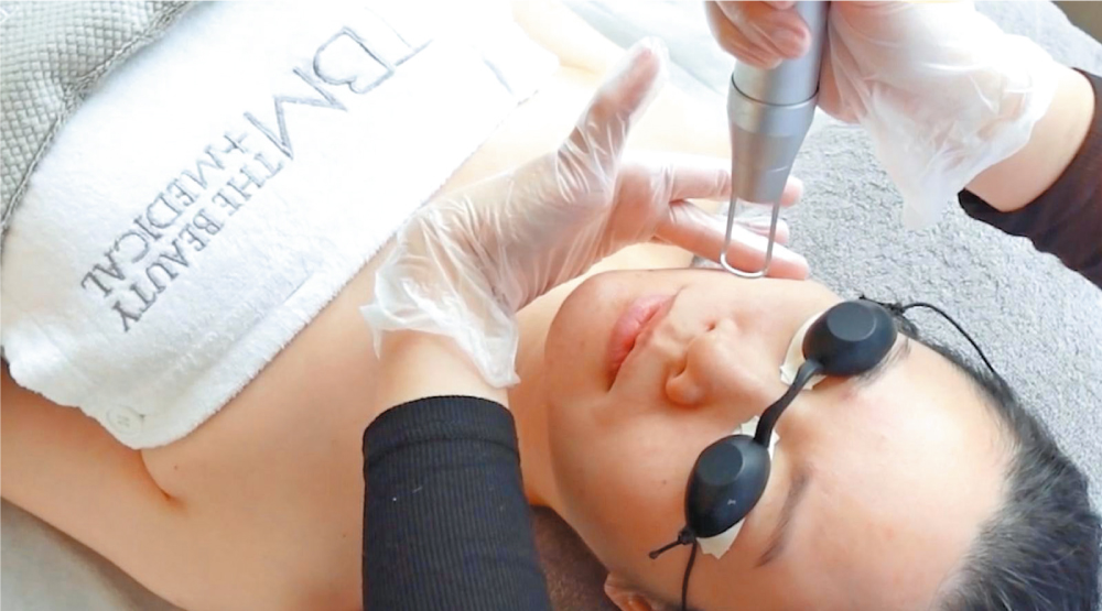 嚴格引進符合最高安全標準的專業儀器，確保每位客人在療程中都能享受安心高效的美麗呵護。